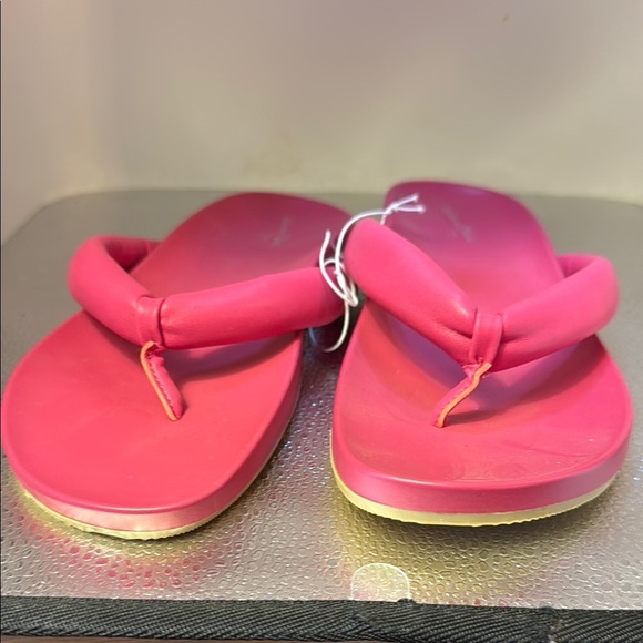 Universal Thread Pink Sandals - Picture 1 of 6